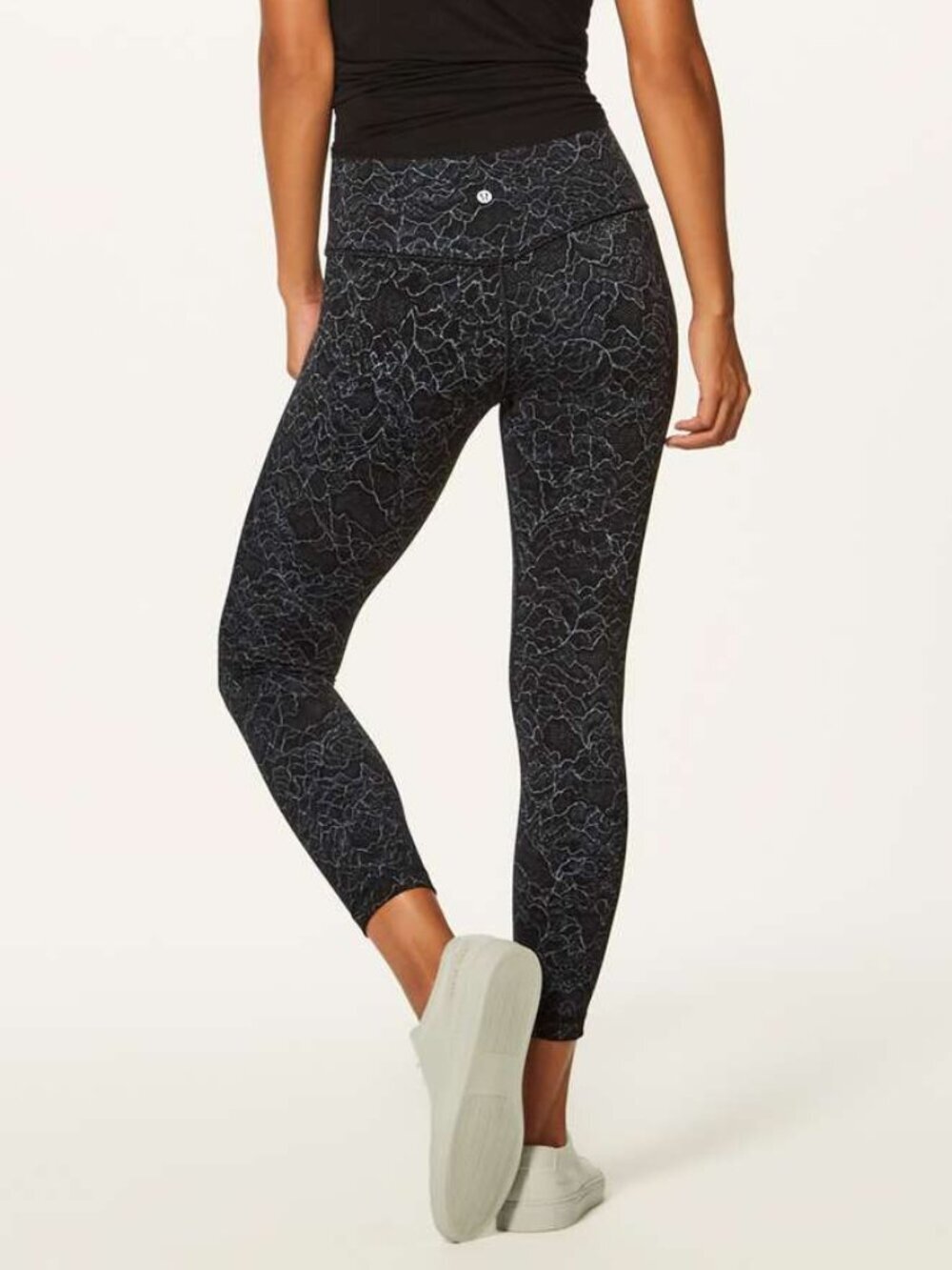 Lululemon Lacescape Dark Cast lace print Black Align Leggings Size 4 8203